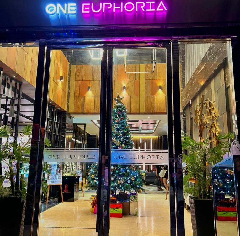 One Euphoria Prime Suite Hotel Angeles Bagian luar foto
