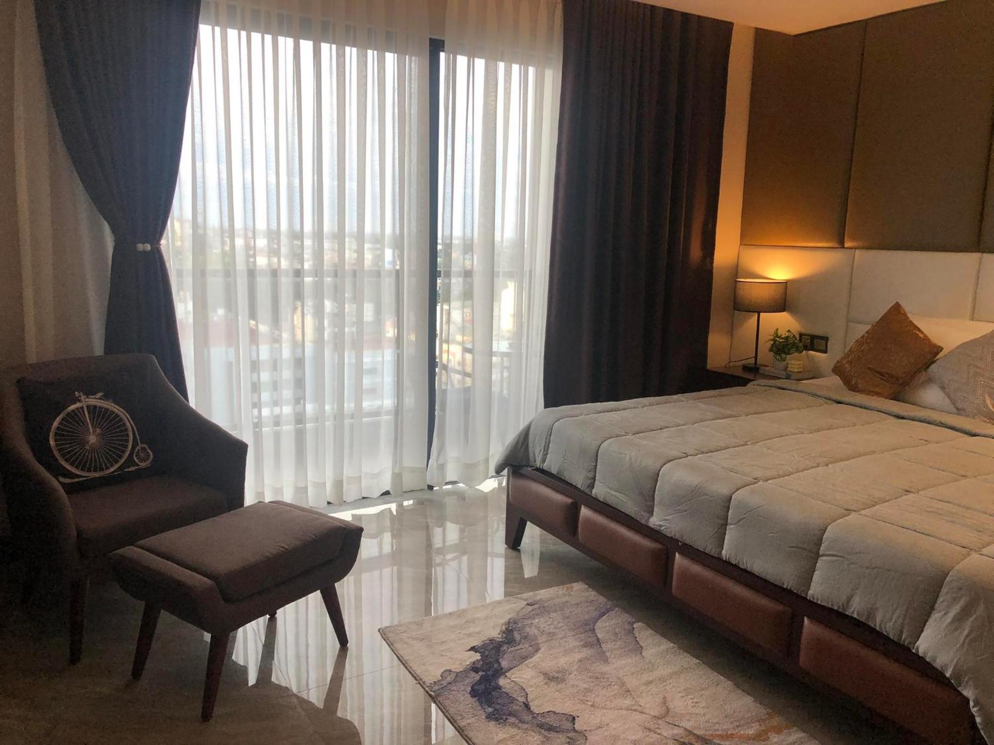 One Euphoria Prime Suite Hotel Angeles Bagian luar foto